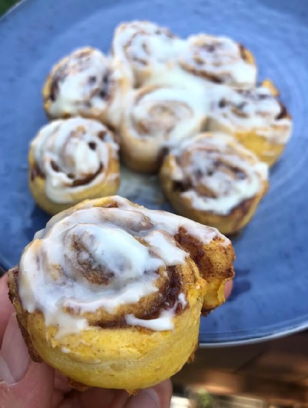 Pumpkin cinnamon rolls - the meal prep manual
