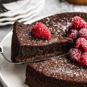 Flourless chocolate cake