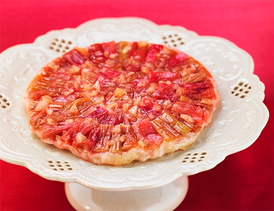 Rhubarb and ginger tarte tatin