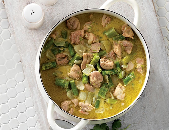 Green curry chicken with asparagus