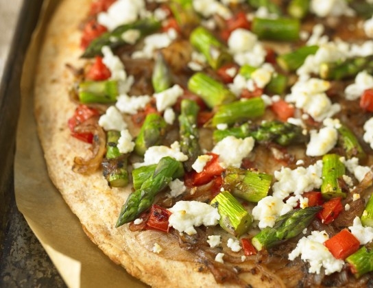 Asparagus pizza