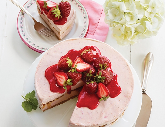 Strawberry caramel ice cream cake