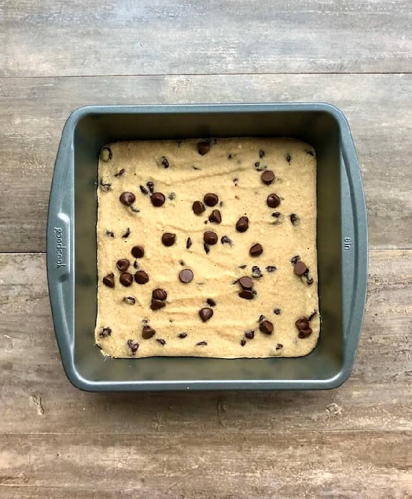 Lower calorie chocolate chip cookie skillet - the meal prep manual