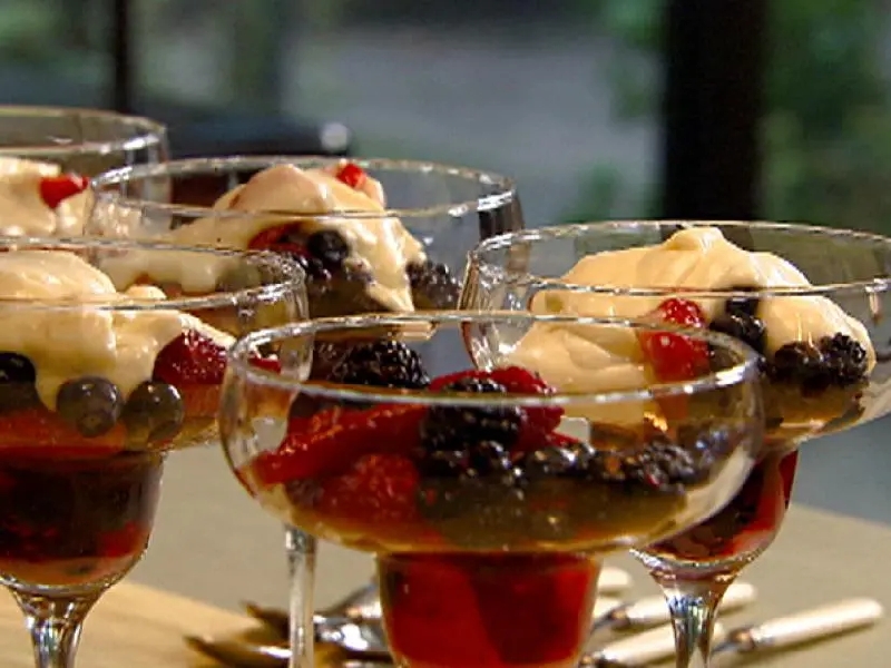 "freeform" cheesecake poured over fresh fruit recipe