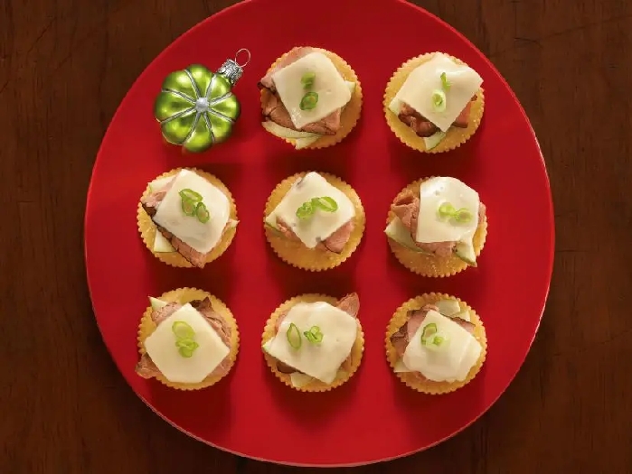 Ritz horseradish-roast beef topper recipe