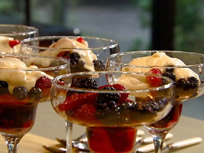 "freeform" cheesecake poured over fresh fruit recipe