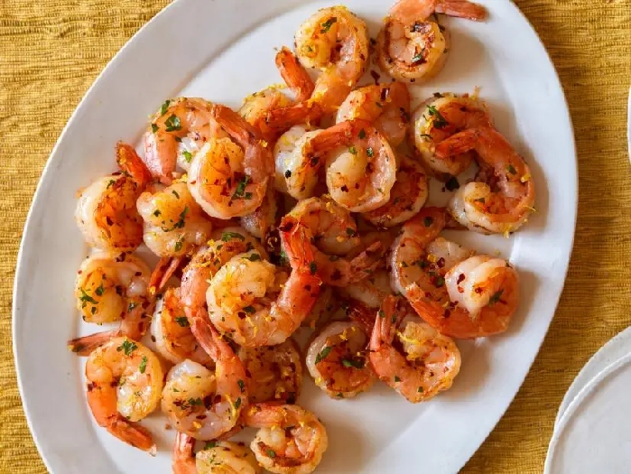 4 minute spicy garlic shrimp recipe | rachael ray | food network