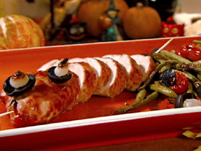 "eye-studded" turkey tenderloin (pearl onions and black olives) recipe