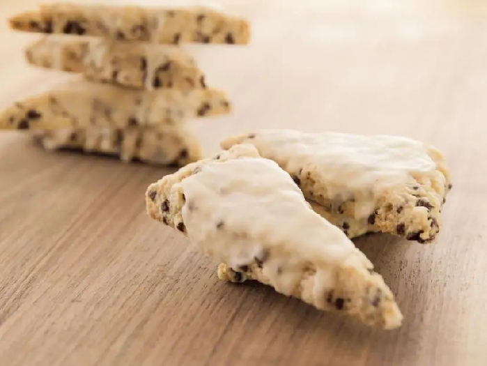 Vanilla chocolate chip mini scones recipe