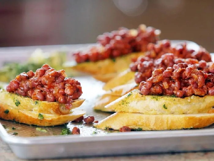 Bbq baked beans bruschetta with cilantro pesto on cheesy texas cut toast recipe