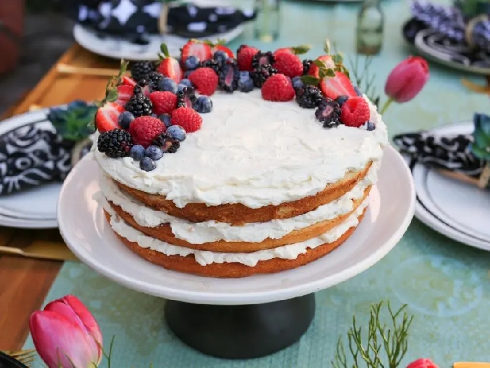 Vanilla cake with vanilla swiss buttercream recipe | valerie bertinelli | food network