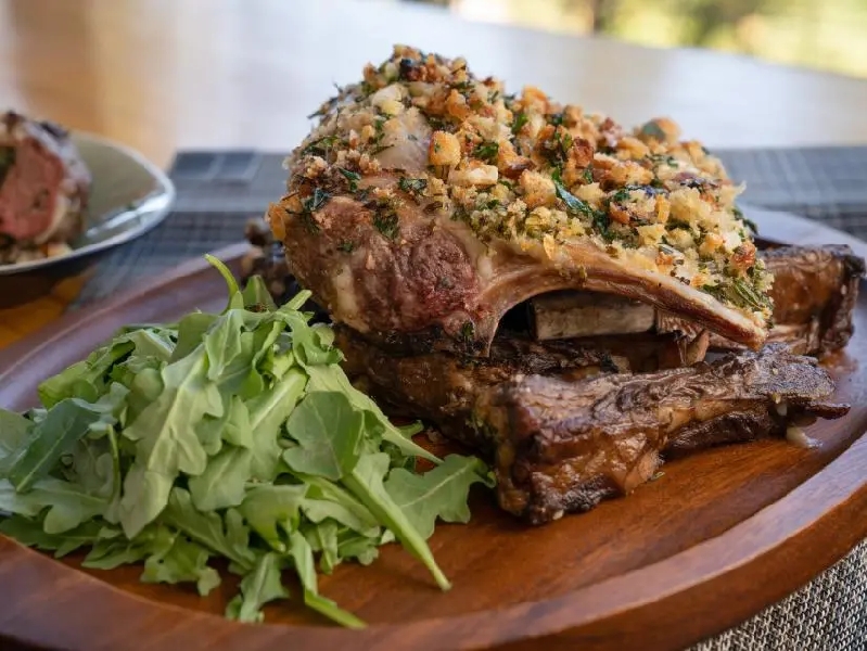 Rack of lamb with herb crust, lamb jus and rice pilaf recipe