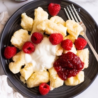 Ukrainian sweet lazy pierogi (vareniki)