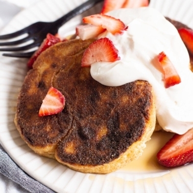 Ukrainian syrniki (cheese pancakes)