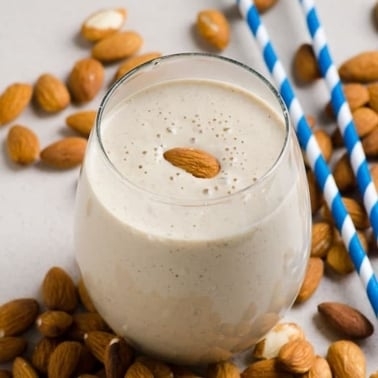 Almond smoothie
