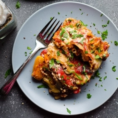 Roasted red pepper lasagna in slow cooker