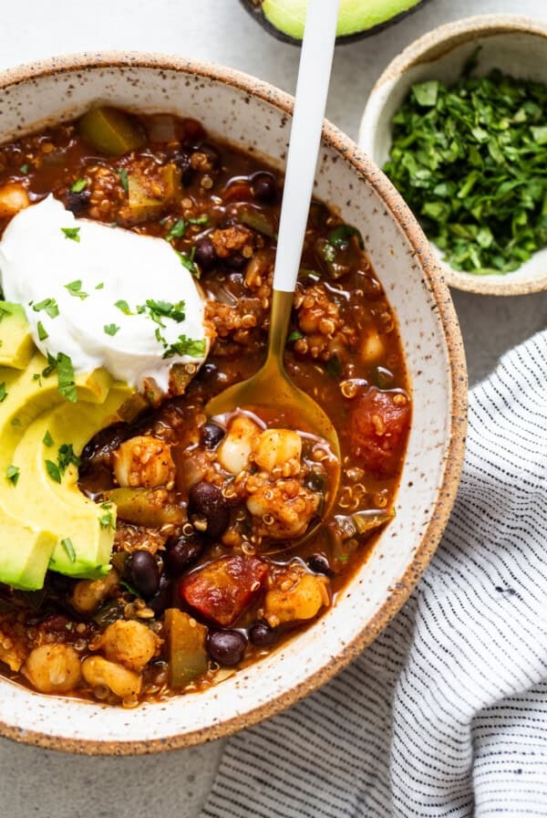 One-pot black bean quinoa chili