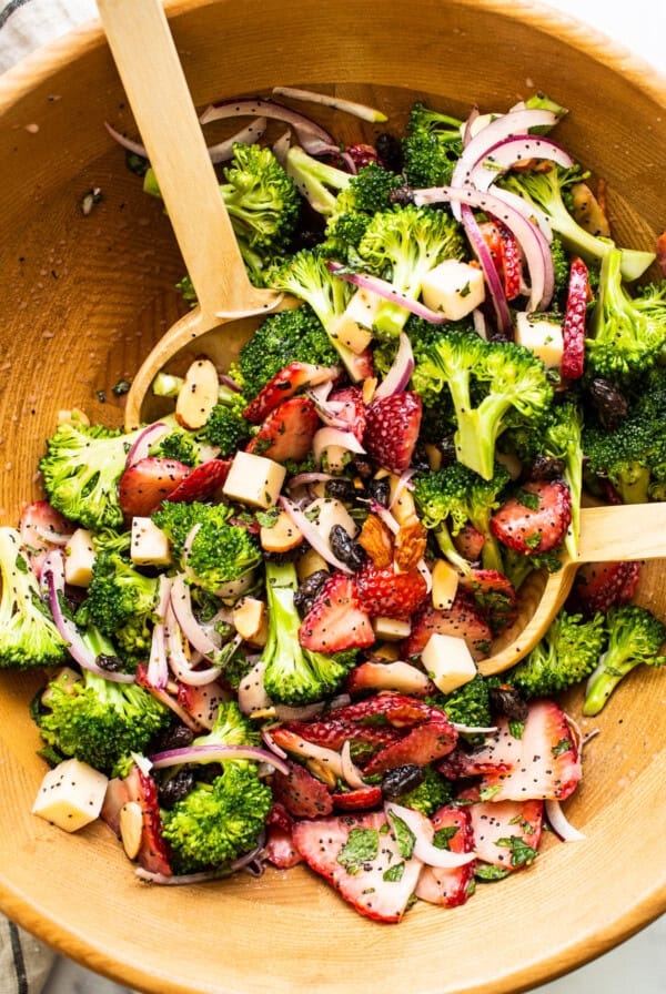 Strawberry broccoli salad with poppy seed dressing