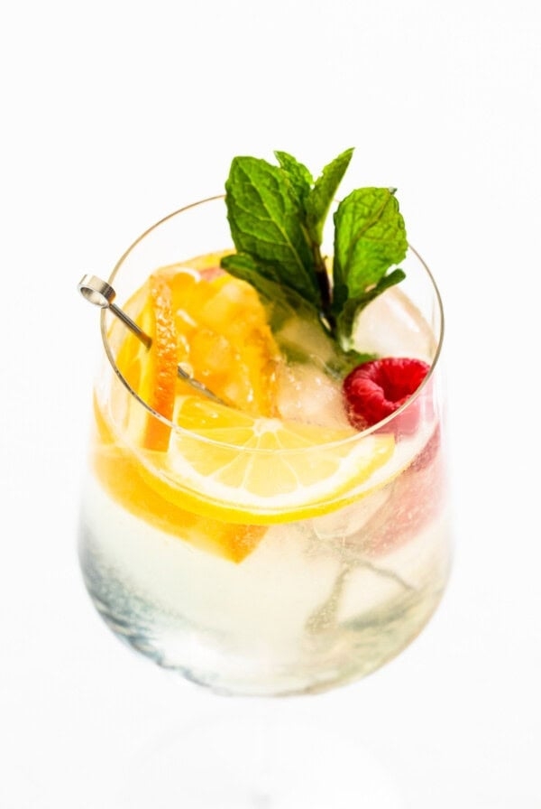 White wine spritzer
