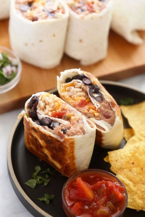 6-ingredient bean burritos