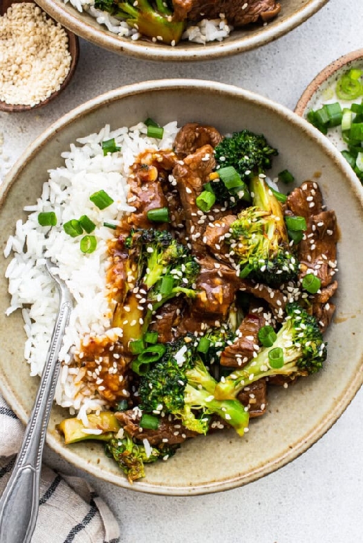 Beef and broccoli stir fry