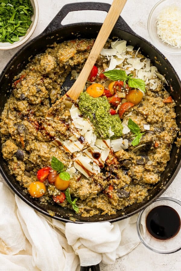 One-pot pesto chicken quinoa skillet