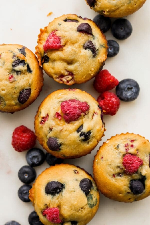 Greek yogurt berry muffins