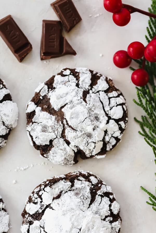 Chocolate crinkle cookies
