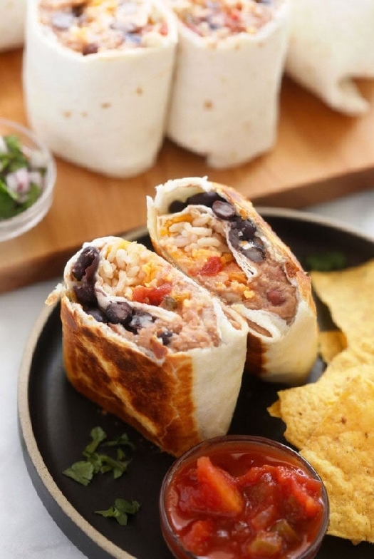 6-ingredient bean burritos