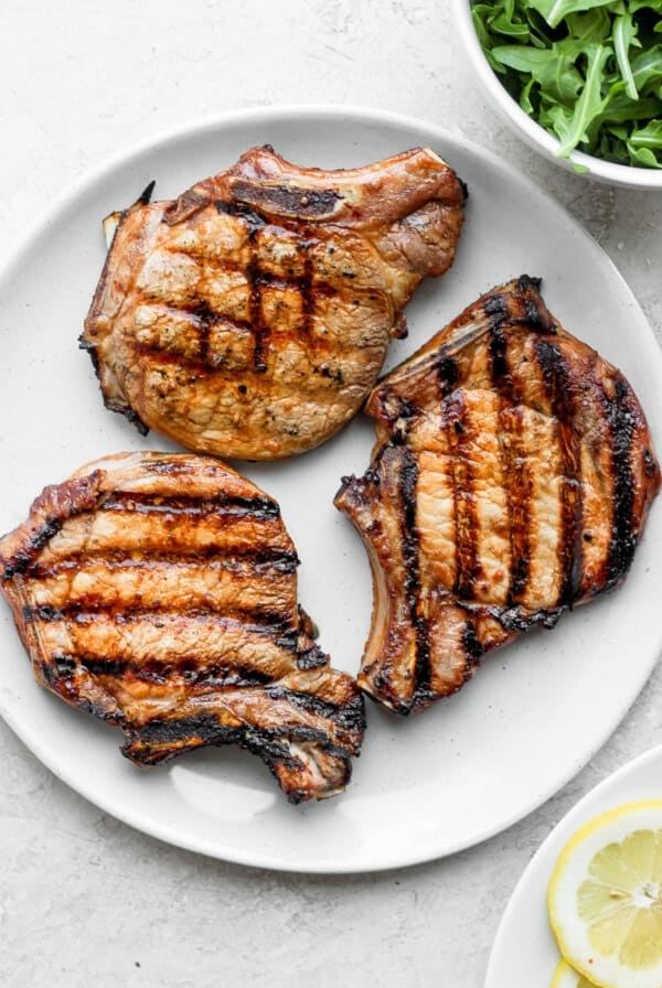 Juicy grilled pork chops