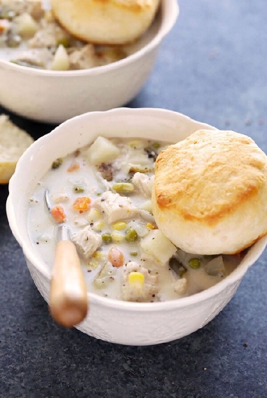 Slow cooker chicken pot pie soup