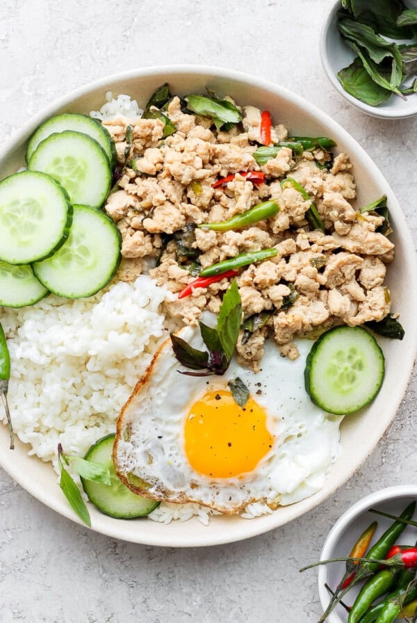Pad krapow (thai basil stir fry)
