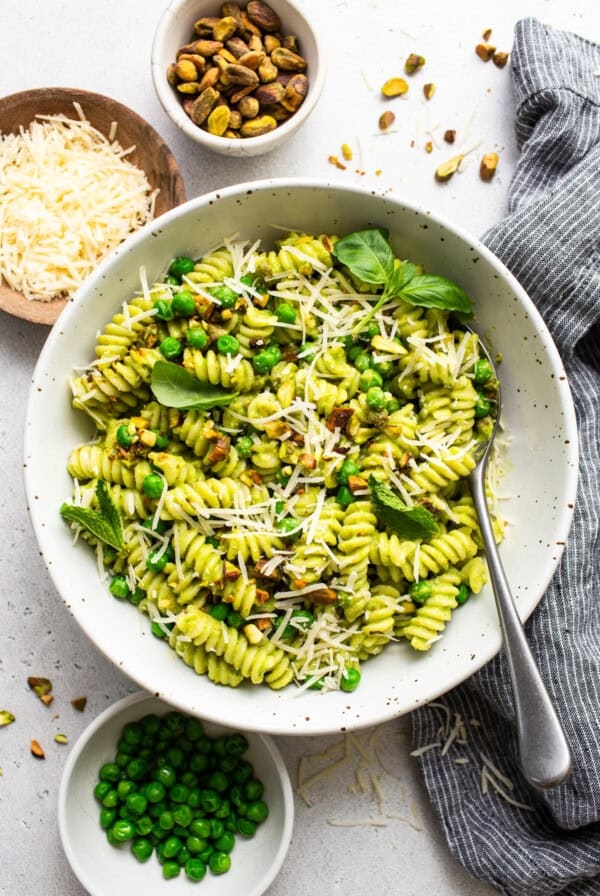 Sweet pea pesto pasta