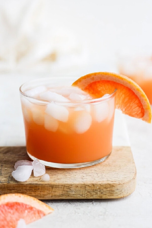 Grapefruit paloma cocktail
