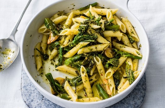 Pasta with tenderstem broccoli and anchovies
