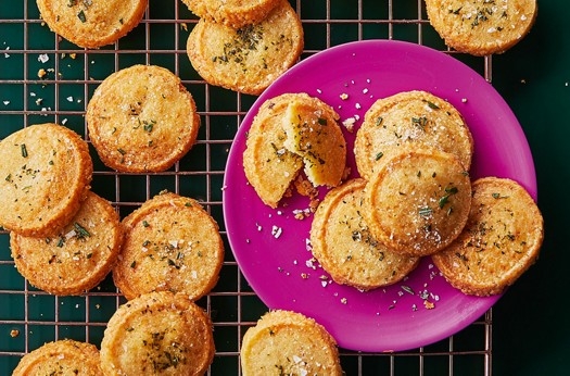 Cheddar, cayenne & rosemary shortbread