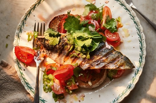 Tomatoes on toast with charred mackerel fillets