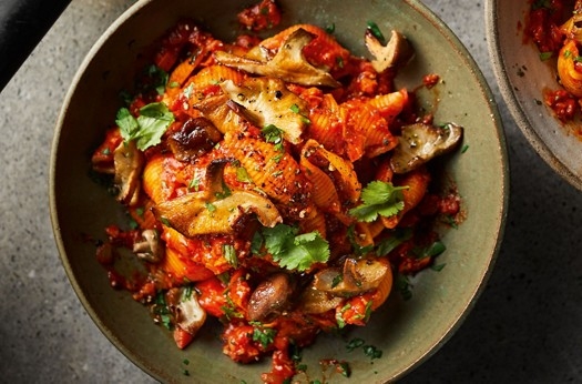 Gochujang ragù with pasta & shiitake