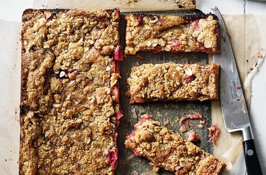 Rhubarb crumble bars