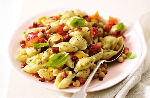Pepper & pesto pasta salad