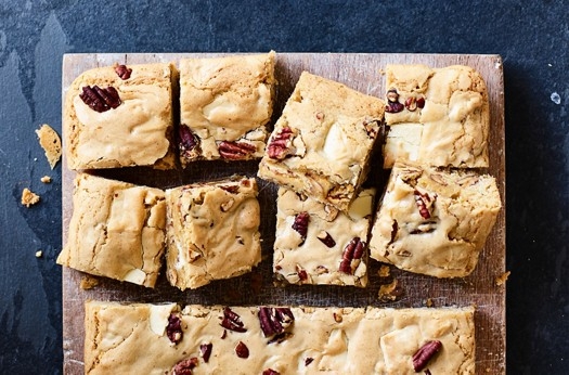 White chocolate and pecan blondies