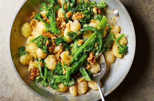 Cacio e pepe gnocchi with broccoli & walnuts
