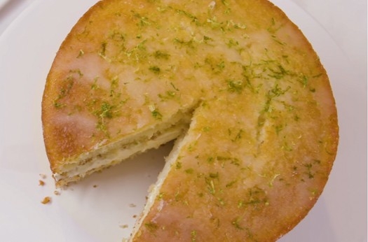 Lemon drizzle cake