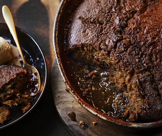 Sticky gingerbread pudding