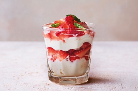 Strawberry & gin eton mess
