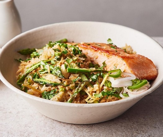 Fried coconut rice with asparagus & pickled shallots