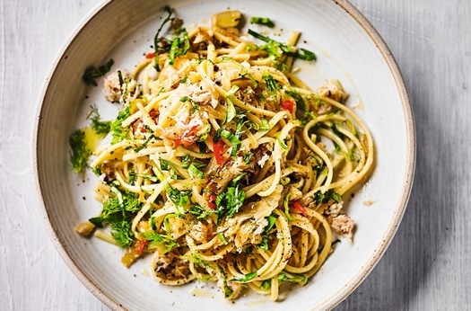 Crab, caramelised fennel & red chilli linguine