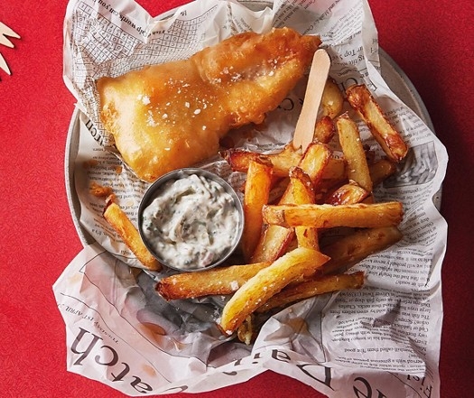 Fish & chips with tartare sauce
