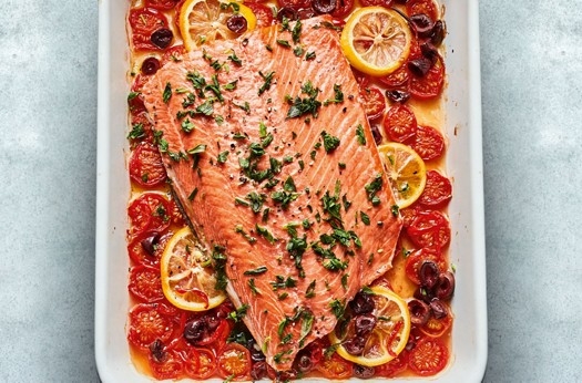 Wild alaskan salmon with tomatoes & olives