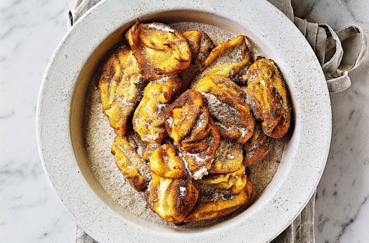 Cinnamon & vanilla fritters